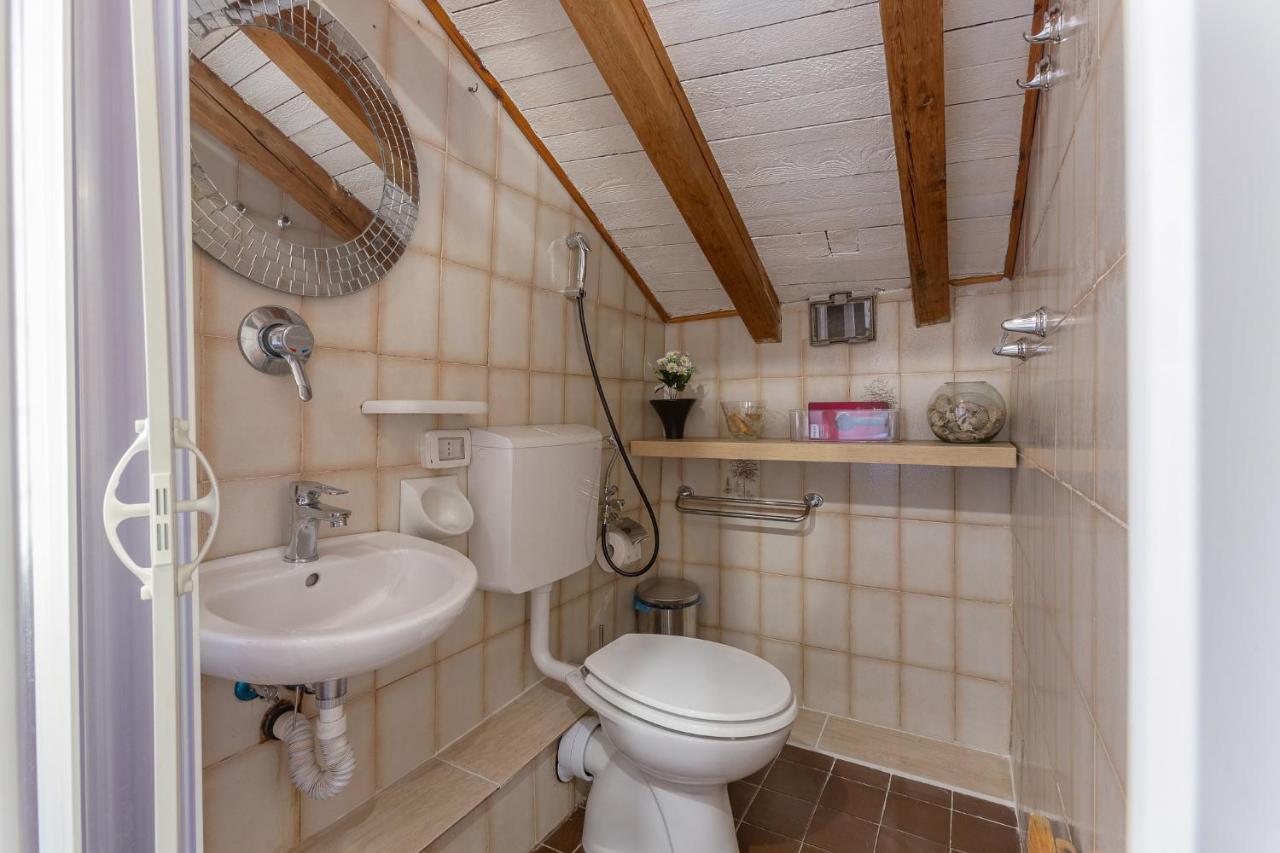 Aposa Little House Apartment Bologna Exterior photo